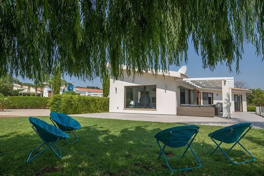 Villa Protaras Sunshine, Stylish 4Bdr Villa With Pool, Close To Fig Tree Bay Beach