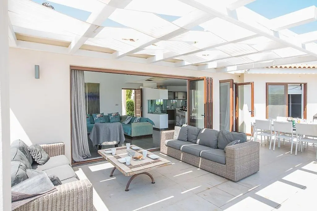 Villa Protaras Sunshine, Stylish 4Bdr Villa With Pool, Close To Fig Tree Bay Beach