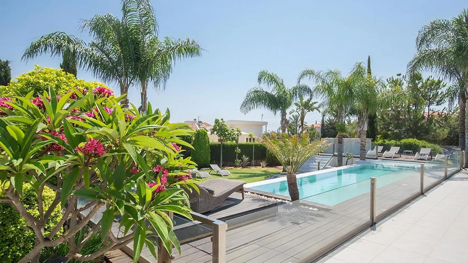 Villa Protaras Sunshine, Stylish 4Bdr Villa With Pool, Close To Fig Tree Bay Beach