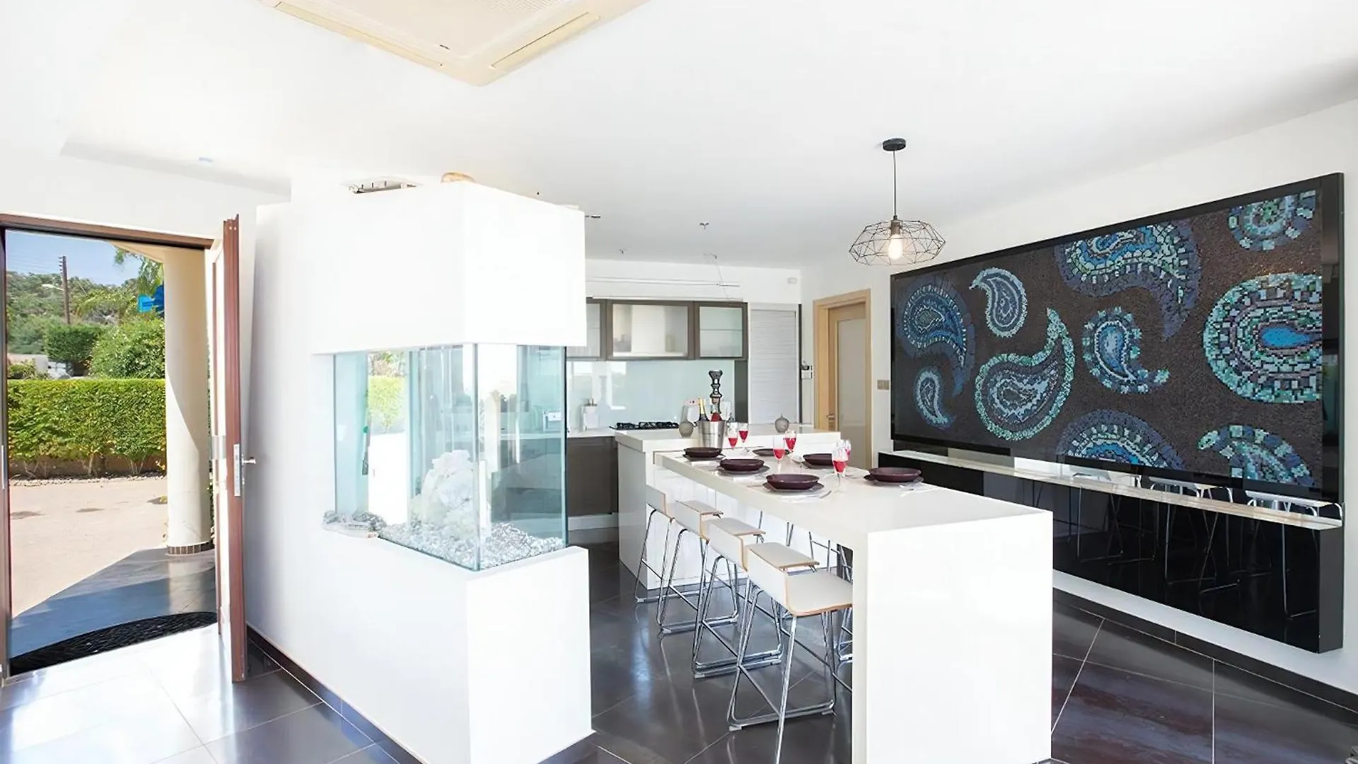 Villa Protaras Sunshine, Stylish 4Bdr Villa With Pool, Close To Fig Tree Bay Beach