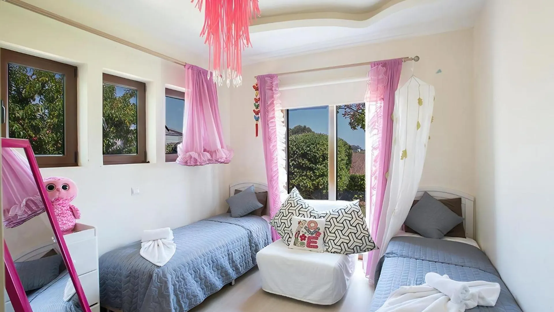 Villa Protaras Sunshine, Stylish 4Bdr Villa With Pool, Close To Fig Tree Bay Beach