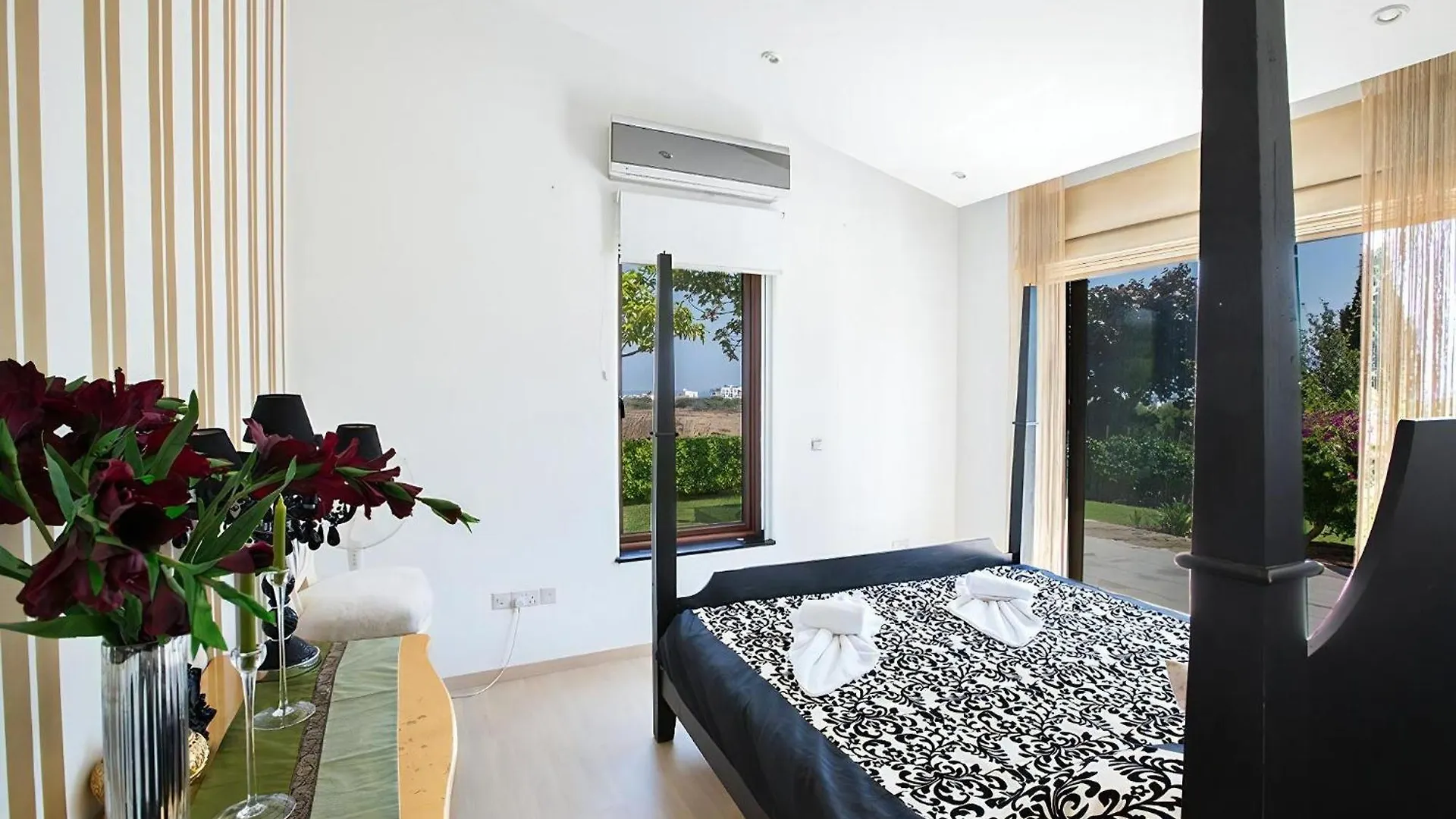 Villa Protaras Sunshine, Stylish 4Bdr Villa With Pool, Close To Fig Tree Bay Beach Chipre