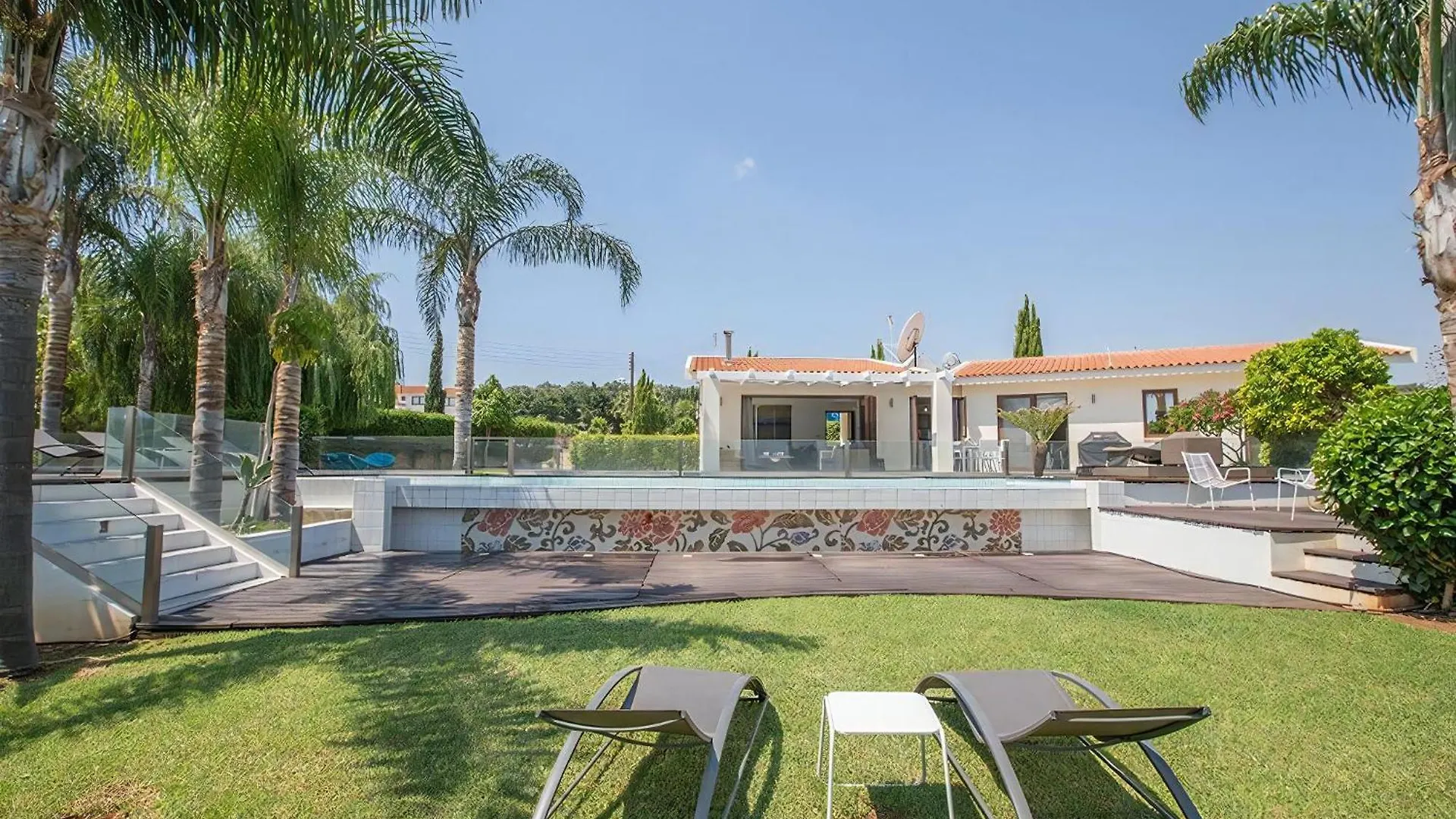 Villa Protaras Sunshine, Stylish 4Bdr Villa With Pool, Close To Fig Tree Bay Beach