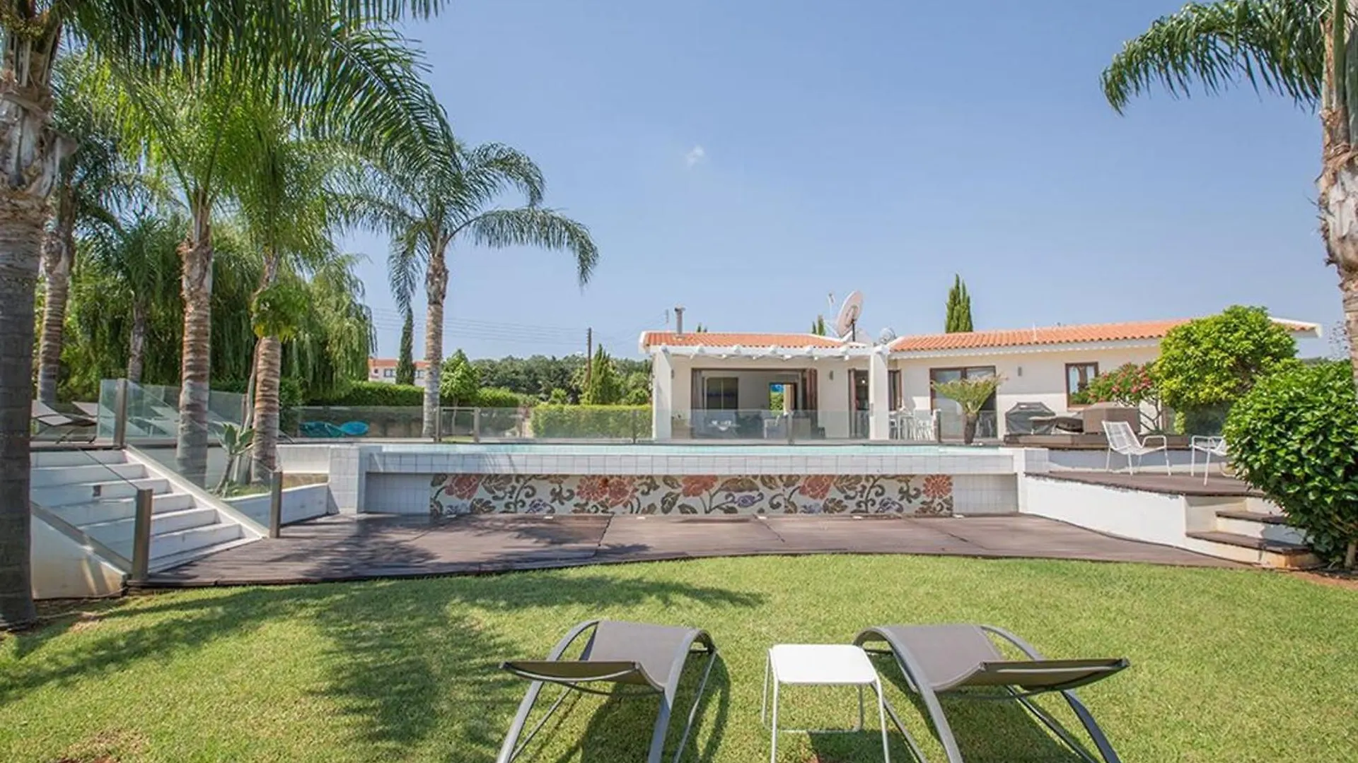 Villa Protaras Sunshine, Stylish 4Bdr Villa With Pool, Close To Fig Tree Bay Beach