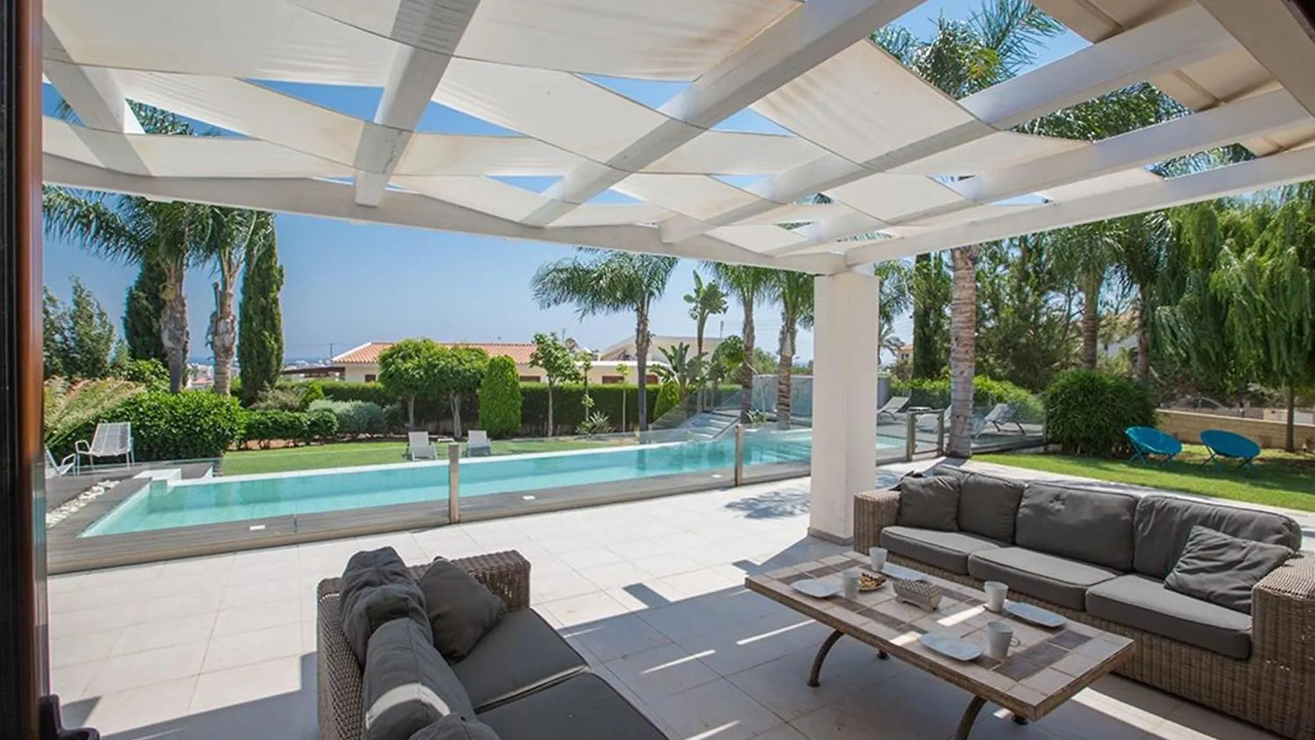 Villa Protaras Sunshine, Stylish 4Bdr Villa With Pool, Close To Fig Tree Bay Beach